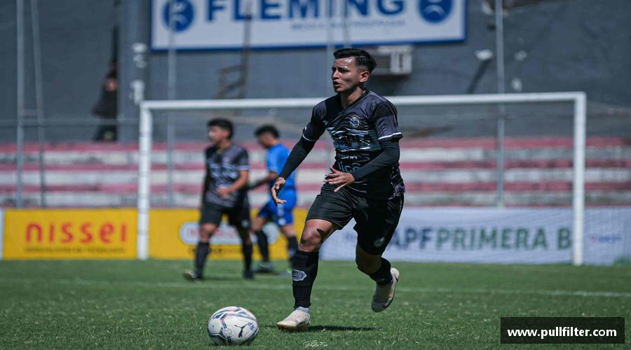 完美真人平台无畏风雨，只为荣耀！